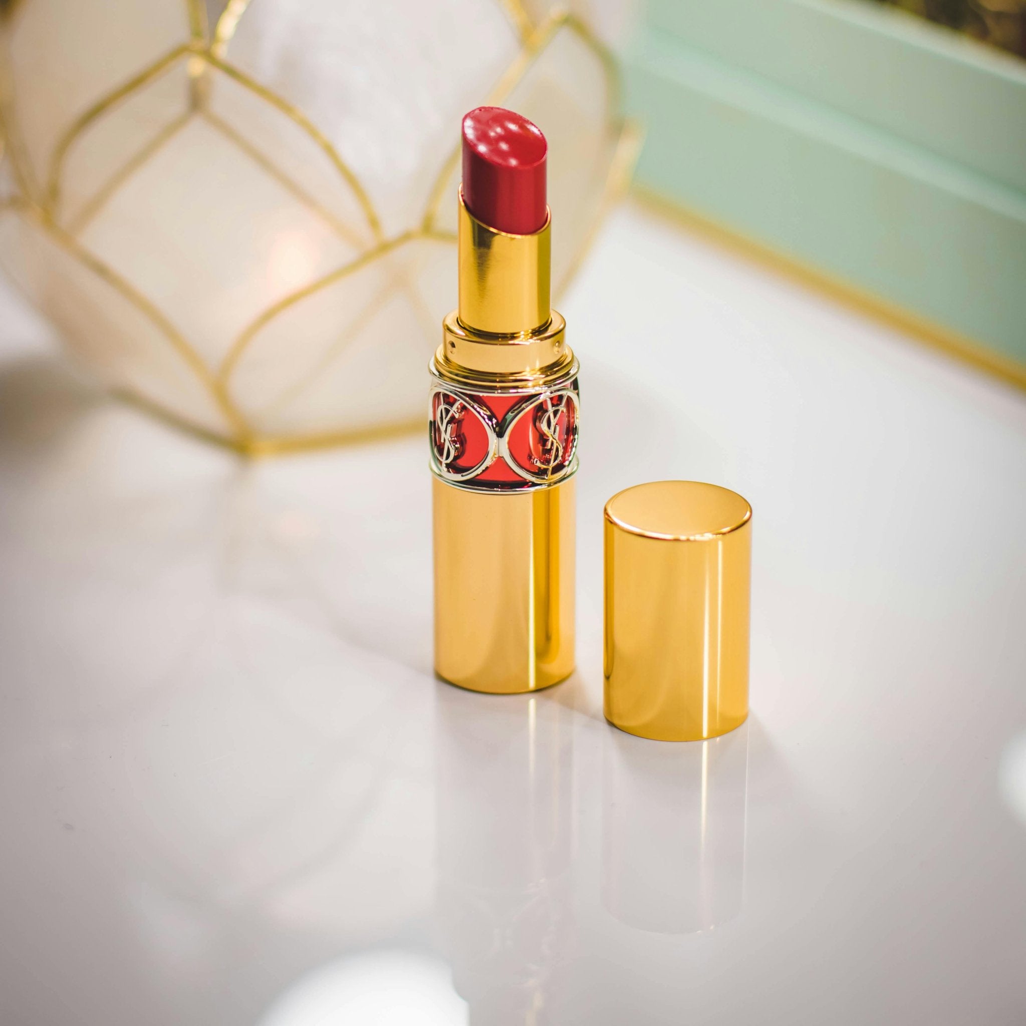 Lipstick & Gloss: Get those irresistible lips with these products - VarietyGifts